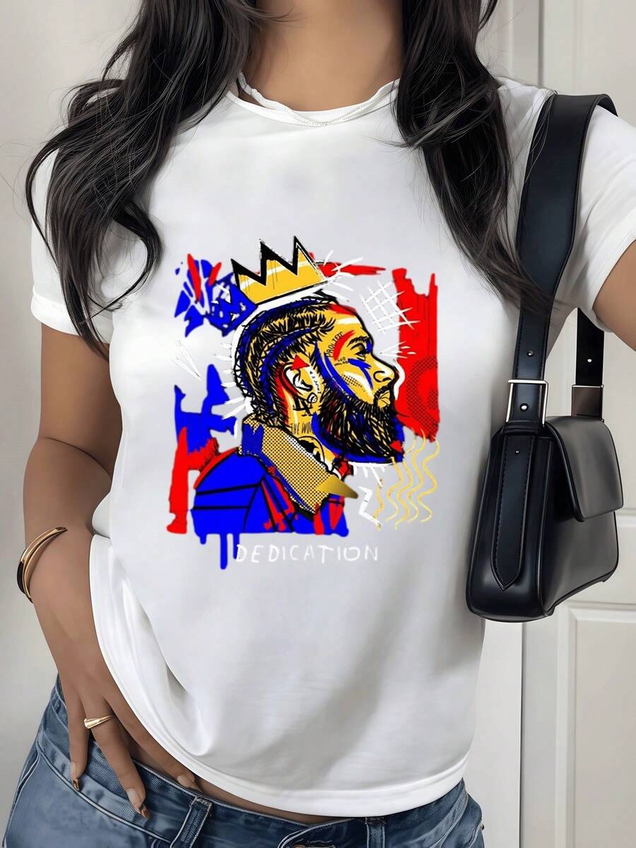 Urban Heart With A Golden Crown Symbolizing Strength, Passion, And Creativity, Illuminated With Red, Blue, And Yellow Colors In Modern Strokes. Comfortable Casual Women's T-Shirt For Everyday Wear. - 白色 - 查看 1