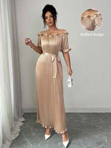 Petite Vestido elegante de color champán con mangas cortas, hombros descubiertos y volantes - Champán - Ver 5