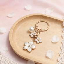 1pc Sakura Shaped Keychain, Lightweight And Graceful Sakura Design, Suitable For Bag Pendant, Car Key Chain, Couples, Birthday, Holiday Gifts - Multicolor - View 5