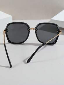 1pc Women's Square Fashion Sunglasses, UV Protection, Gradient Lens, Black Metal Frame With Rhinestone Embellished Temples, Retro Style Suitable For Summer, Beach, Travel, Outfit, Vacation - Black - View 3