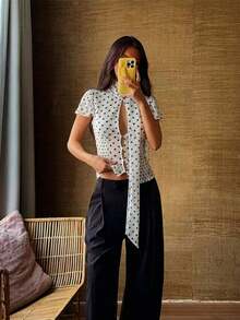 Áo kiểu tay ngắn bằng vải chiffon chấm bi thanh lịch, khoét ngực, thắt nơ cổ, tay phồng, hàng mới về mùa hè. - trắng - Xem 4