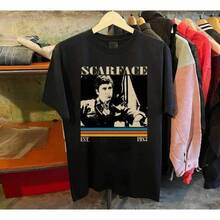Camisetas de Anime para Hombre, Camiseta de la Película Scar Face, Camiseta Retro para Hombre, Camiseta Premium 100% Algodón con Cuello Redondo, Estampado Retro de Tony Montana, Camiseta Casual Ligera de Manga Corta, Estilo Urbano Hip Hop a la Moda, Ropa Cómoda para Uso Diario, Varios Tamaños y Colores. Regalo perfecto para hombres y mujeres, camiseta de cuello redondo para fans, novia, novio, esposo, regalo para el Día de San Valentín, regalo para el Día de San Patricio. - Negro - Ver 1