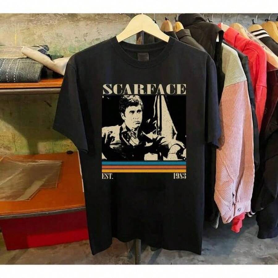 Camisetas de Anime para Hombre, Camiseta de la Película Scar Face, Camiseta Retro para Hombre, Camiseta Premium 100% Algodón con Cuello Redondo, Estampado Retro de Tony Montana, Camiseta Casual Ligera de Manga Corta, Estilo Urbano Hip Hop a la Moda, Ropa Cómoda para Uso Diario, Varios Tamaños y Colores. Regalo perfecto para hombres y mujeres, camiseta de cuello redondo para fans, novia, novio, esposo, regalo para el Día de San Valentín, regalo para el Día de San Patricio. - Negro - Ver 1