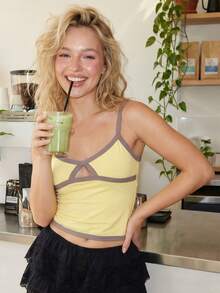 Women's Summer Slim Camisole Contrast Color Cut Out Front Spaghetti Strap V-Neck Tank Tops Streetwear - 黃色 - 查看 3