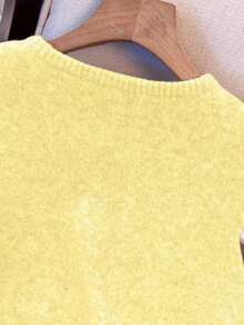 1 pieza Chaleco de punto de mujer minimalista de unicolor con botón de metal suave, parte superior casual versátil, suéter de moda de cuello redondo - Amarillo claro - Ver 4