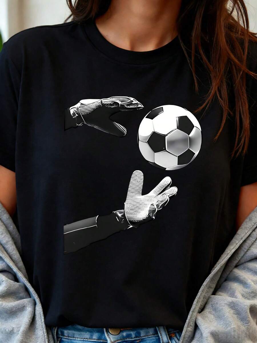 Camiseta de manga corta con cuello redondo y estampado de guantes de portero de edición limitada, ropa para mujer. El diseño dinámico del momento de la recepción del portero resalta la energía atlética y la individualidad. Adecuada para entusiastas de los deportes, como regalo para jugadores, regalo de cumpleaños, para eventos de equipo, festivales deportivos universitarios o como atuendo para ver partidos. Casual y elegante, estilo urbano, que muestra el amor por el fútbol y resalta la individualidad única. Tejido cómodo y transpirable, creando un look personalizado. Algodón ligero. - Negro - Ver 1
