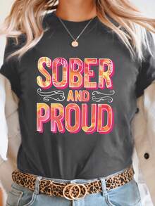 Camiseta SOBER & PROUD de Manga Corta para Mujer con Estampado Gráfico - Patrón Geométrico Vibrante, Top Casual de Elasticidad Media, Ajuste Cómodo Lavable a Máquina para Todas las Estaciones, Camisetas de Dama, Tejido Suave - Gris Oscuro - Ver 6