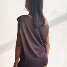 Cutout One Shoulder Short Sleeve Mini Dress, Loose Top & Tight Bottom, Suitable For Young Ladies - Café integral - Ver 3