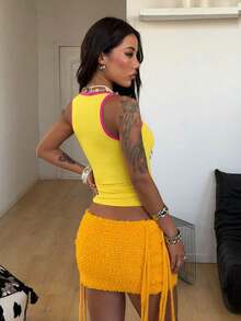 Camiseta de punto de verano con cuello en V gris, cómoda y elegante, con encaje de contraste, para salir y vacaciones - Amarillo - Ver 5