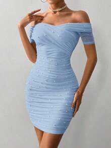 Vestido ajustado para mujer con hombros abiertos, manga corta y adornos con cuentas - Celeste - Ver 4