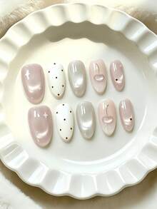 10 Stück handgefertigte Vollabdeckung mandelförmige Nageltips, mittlere Länge, rosa & weiße Kirsch-Polka-Punkte, süßer Mädchenstil, mit 3D-Kirsche, Polka-Punkten & Sternen, Nude Cat Eye & 3D-Dekor, geeignet für Abschlussfeier, Sommerurlaub, täglichen Gebrauch, Campus & süße Dates, inklusive Gelee-Gel und Nagelfeile - Babypink - Übersicht 4