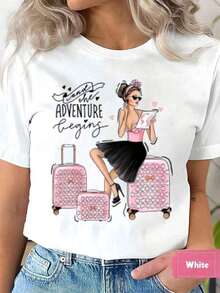 Camiseta de manga corta para mujer con estampado de "La aventura de viaje comienza con una chica y maletas", cuello redondo, regalo de vacaciones, 220g, camisetas unisex de gran tamaño, cami - Blanco - Ver 1