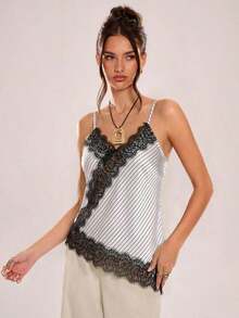 Camiseta de tirantes asimétrica con entramado de encaje transparente - Blanco - Ver 4