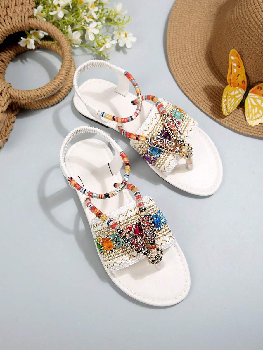 Embroidered With Colorful Embroidery, Metal Carved Decorations, And Colorful Beads, Exuding An Exotic Flair. - Multicolor - View 1