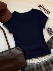 2026 Nueva Moda Camiseta Casual Versátil de Mujer con Cuello Redondo y Mangas Cortas, Contraste de Ribete, Top de Verano, Ropa de Primavera para Exteriores, Top Beige Casual Y2K - Azul marino - Ver 2
