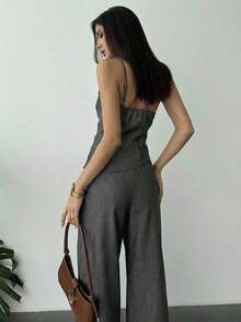 Nuevo conjunto de verano elegante de vacaciones de 2 piezas de lino, con top de cintura fruncida y espalda descubierta de dobladillo asimétrico en color albaricoque y pantalón largo de cintura alta - Gris Oscuro - Ver 2