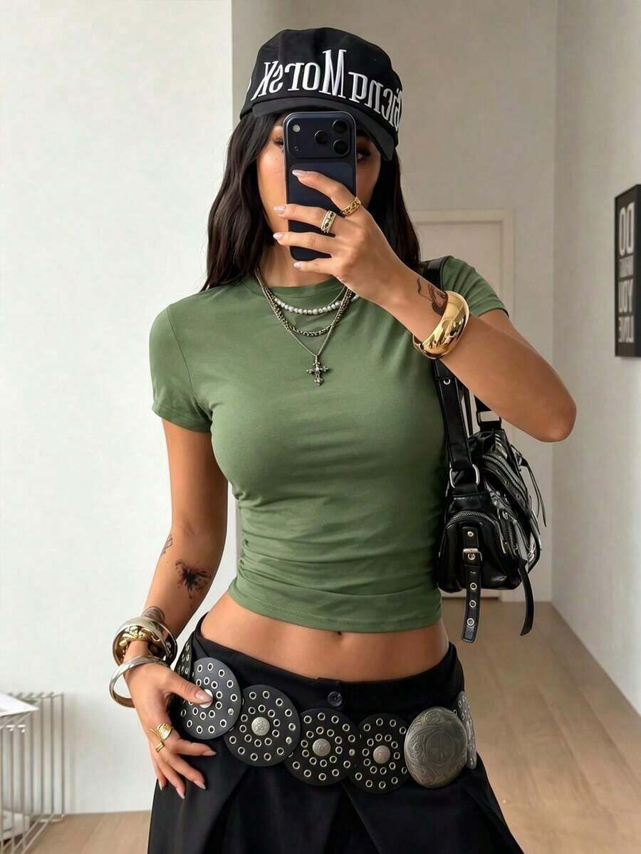 Camiseta de mujer de verano nueva, simple y casual, de corte ceñido y cuello redondo.Versátil y cómoda para el uso diario y las vacaciones. - Verde Oliva - Ver 1