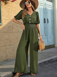 Ladies' Fashionable V-Neck Jumpsuit With Button Up Front Design, Short Bubble Sleeves, Pleated Waist, Wide Leg Flared Pants With Pockets, Perfect For Casual Summer Beach Outings - 軍綠色 - 查看 3