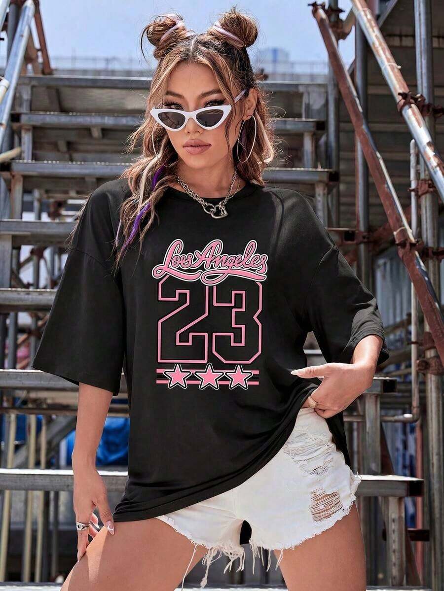Compra con plazo limitado Camisetas básicas para mujer Nuevos productos de la temporada Camiseta gráfica de punto negra de manga corta con cuello redondo y hombros caídos para mujer casual con estampado Los Angeles 23 Camisetas divertidas Camisetas con estampado minimalista Promoción de nuevo lanzamiento Camisetas con letras para mujer Camiseta divertida FPTB - Negro - Ver 1