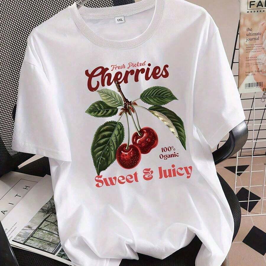 Ropa de Verano para Mujer, Ropa para Mujeres con Curvas, Camiseta Vintage con Estampado de Cerezas para Mujer - Top Blanco 100% Suave y Transpirable con Cuello Redondo, con Cerezas Rojas y Hojas Verdes, Diseño de Cosecha de Cerezas y Texto "Cerezas Recién Cosechadas" - Conjuntos Casuales de Verano, Ropa con Temática de Cosecha de Frutas, Camiseta Casual Estampada de Manga Corta y Cuello Redondo para Mujer, Adecuada para Uso Diario. - Blanco - Ver 1