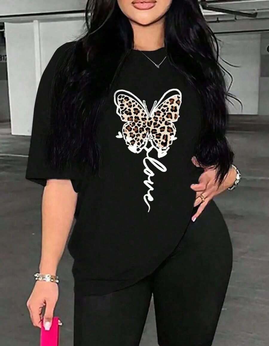 Camiseta de mujer moderna, informal, para fiestas y para estar en casa, 100% algodón, corte holgado.Women's Casual Black T-Shirt with Leopard Butterfly Print, Short Sleeve Round Neck Polyester Tee, Regular Fit - Negro - Ver 1