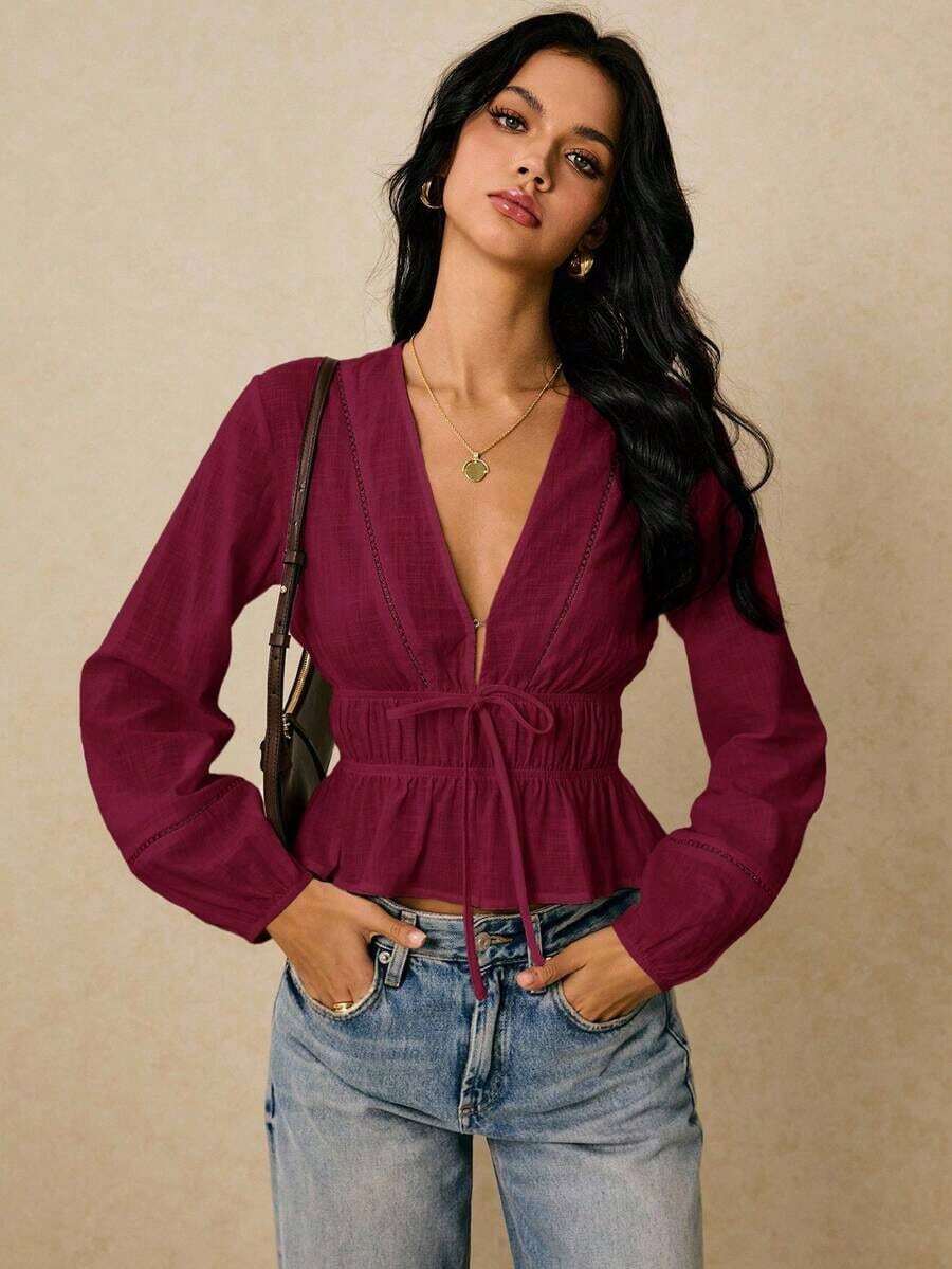 Blusa de manga larga con cuello en V profundo y lazo al frente, elegante para oficina, de unicolor - Burdeos - Ver 1