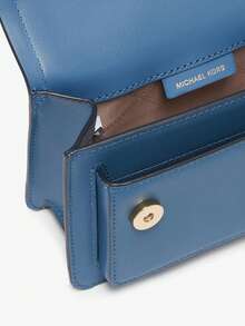 Michael Kors Bolso cruzado con solapa acolchada pequeño MK, correa ajustable - Azul - Ver 9
