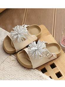 Sandalias para niñas pequeñas con decoración de borlas y pedrería, correas ajustables, sandalias planas, zapatos de playa de verano para niños - Beis - Ver 1