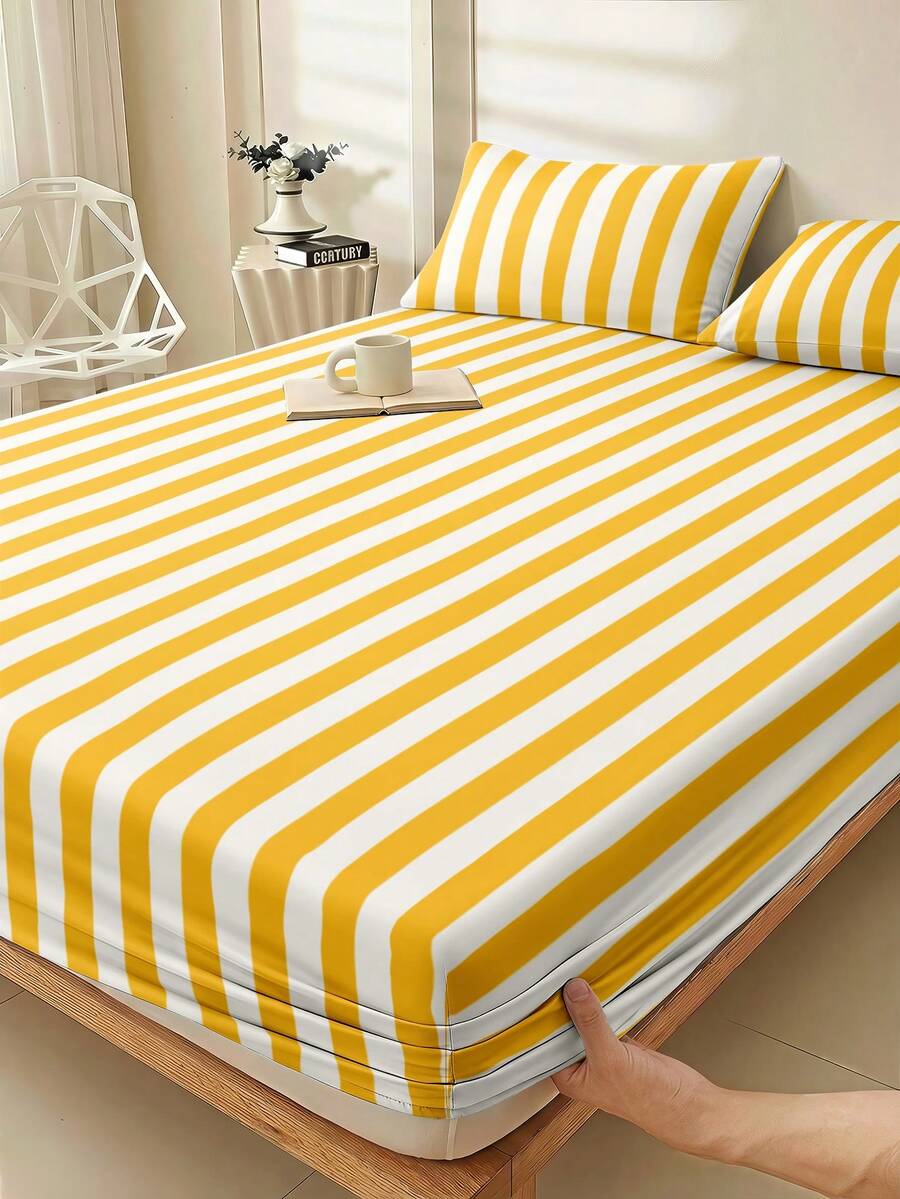 1 buah Sprei Kasur Bergaris Kuning, Putih & Merah Muda, Termasuk 1 buah Sarung Kasur Hari Valentine, Cocok untuk Kasur King, Queen, Full & Double, Set Perlengkapan Tidur Lembut & Nyaman, Kantong Dalam Hingga 30cm, Bernapas & Tahan Kerut, Meningkatkan Kualitas Tidur, Dapat Dicuci dengan Mesin - Kuning - View 1