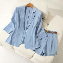 Conjunto de moda con chaqueta de traje azul claro + pantalones cortos con cinturón - Blanco - Ver 2