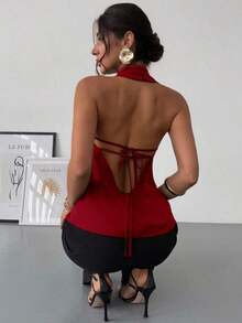 negra ajustada de estilo casual y elegante para la temporada de primavera/verano, con cuello asimétrico, sin mangas, escote halter, espalda descubierta y decoración de lazo - Burdeos 2 - Ver 4