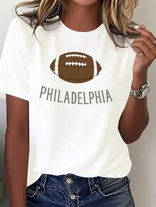 Camiseta de edición limitada para mujer con diseño de fútbol americano de Filadelfia -% ropa casual para fans, diseño audaz con espíritu de equipo, cómoda para todas las estaciones, lavable aáquina - Negra con letras verdes y estampado de balón de fútbol americano marrón, algodón ligero. - Azul - Ver 7
