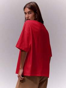 Camiseta de cuello redondo suave y oversize, parte de un armario cápsula casual, camiseta oversize para uso diario, aeropuerto, vuelta al colegio, elegante para primavera y verano, vacaciones - Rojo - Ver 2