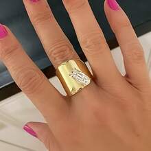 Anillo de fiesta con banda ancha enchapado en oro de 18K e incrustado de circonita cúbica, de estilo minimalista y de moda para mujer - Dorado - Ver 4