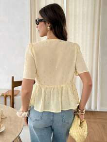 Camisa de mujer con cuello redondo, manga corta, decoración de lazo y bajo con volantes - Amarillo claro - Ver 2