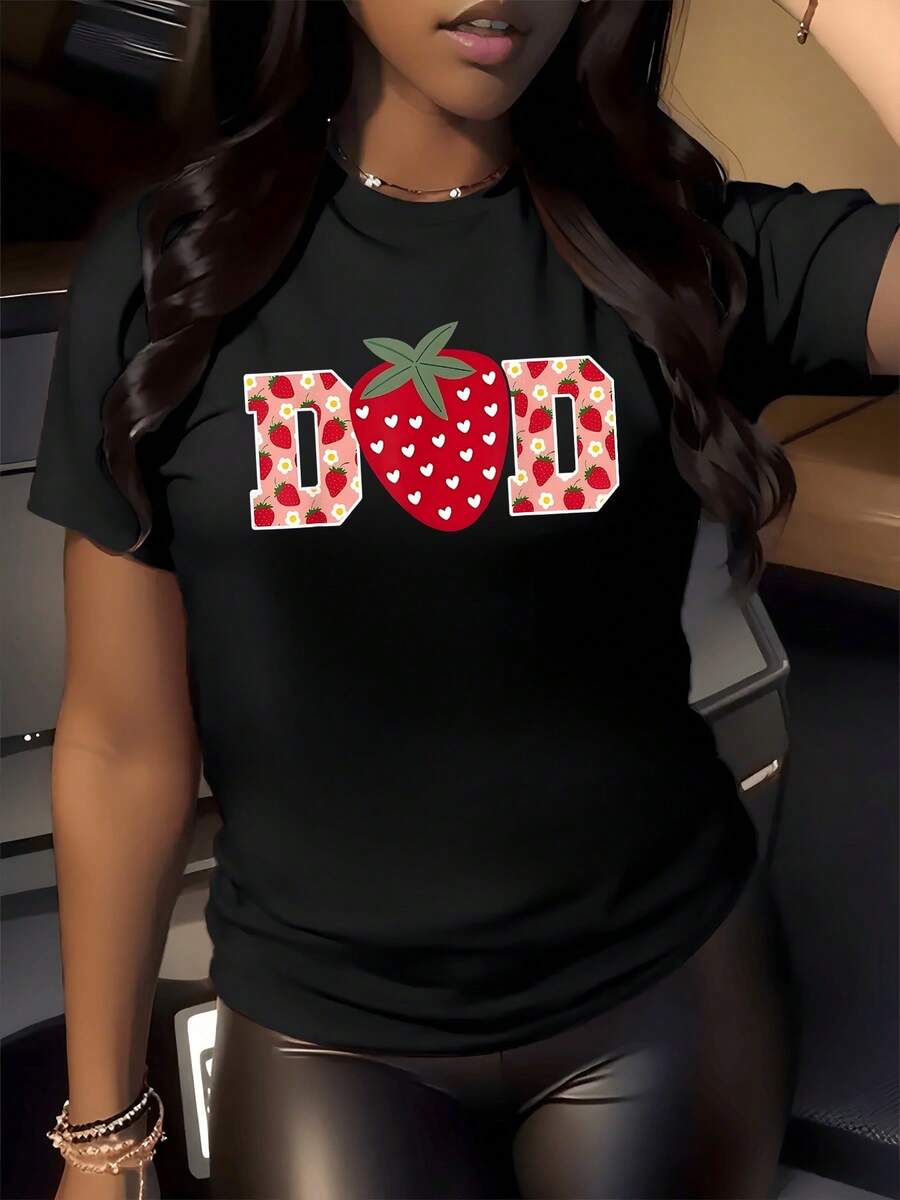A Large Strawberry Surrounded By Hearts Symbolizes Sweetness, Love, Tenderness, And Positive Energy-Perfect For Conveying Joy And Affection Every Day. A Comfortable And Modern Women's T-Shirt For Casual Wear. - 黑色 - 查看 1