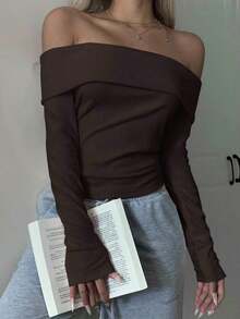 Camiseta ajustada de hombros descubiertos de punto rosa para mujeres - Marrón Chocolate - Ver 6