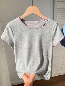 2026 Nueva Moda Camiseta Casual Versátil de Mujer con Cuello Redondo y Mangas Cortas, Contraste de Ribete, Top de Verano, Ropa de Primavera para Exteriores, Top Beige Casual Y2K - Gris Claro - Ver 3