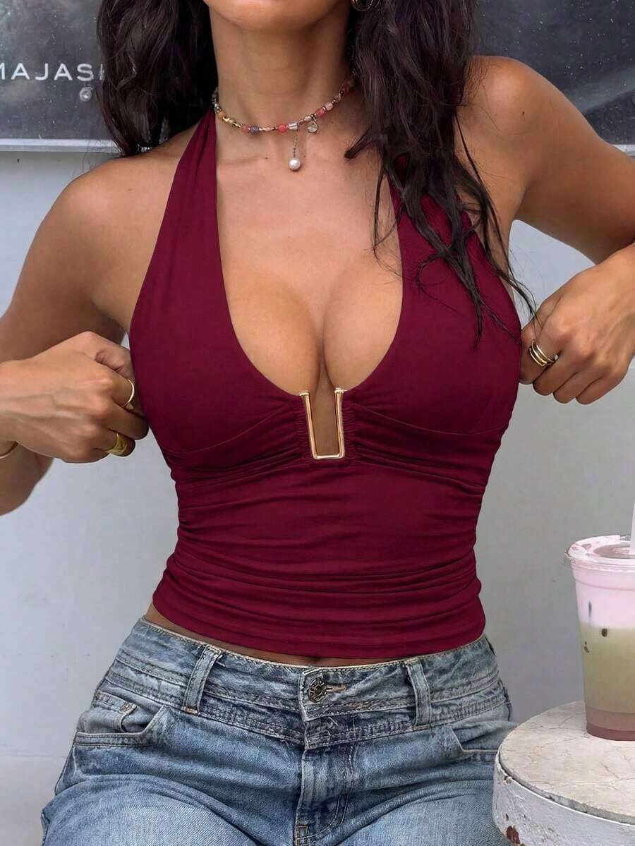Camiseta corta con cuello halter, escote profundo en V, empalme de metal, espalda descubierta y plisados, adecuada para uso diario, ir al trabajo, citas, vacaciones, Día de San Valentín, verano casual - Burdeos - Ver 1