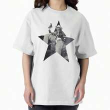 B1Eyonce220G Cowboy Carter Oversized T-Shirt. Essential Unisex AL1Godn T-Shirt, 220g Of Unique Softness. Designed To Fit All People, Men And Women Alike. Durable, High-Quality Fabric, Ready For Any Cut, Delicate To The Touch But Built To Withstand. Lightweight Tops For Women, Perfect For Fall Outfits, Vacation Wear, And New Year's Costumes. - 白色 - 查看 1