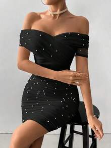 Vestido mini ajustado de mujer con hombros abiertos, manga corta, abalorios y drapeado - Negro - Ver 6