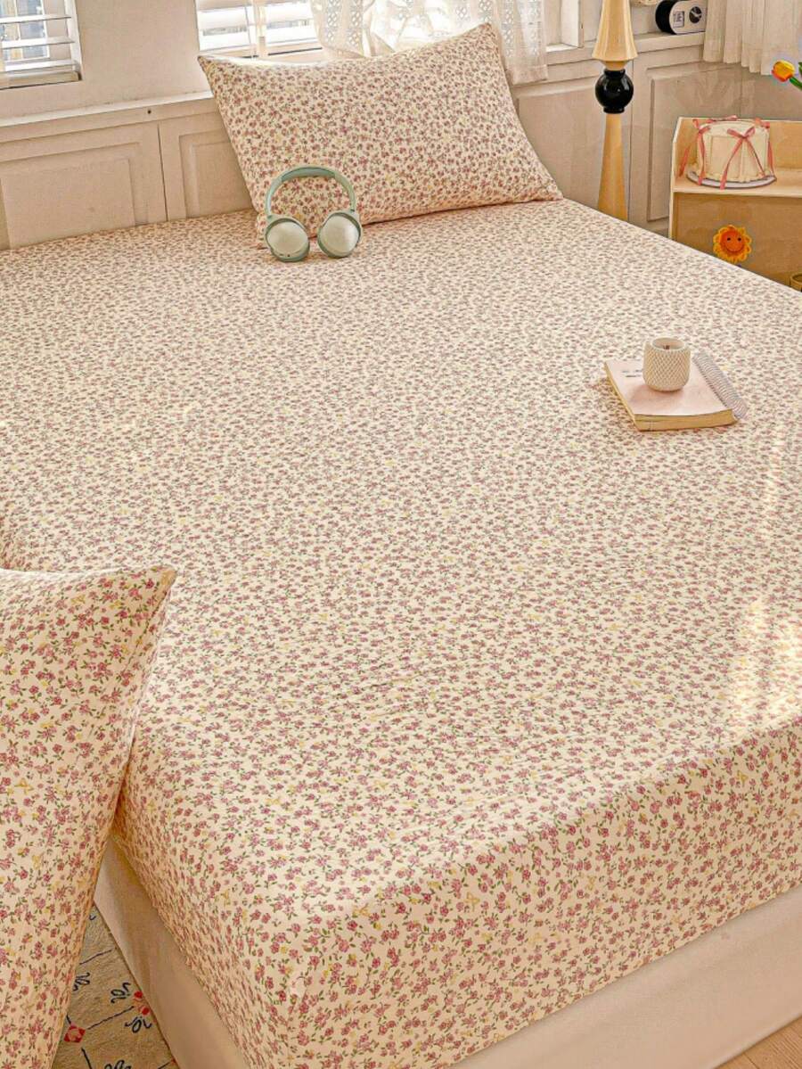 Pink Floral Fitted Sheet Set, Includes 1*Fitted Sheet + 2*Pillowcases, Soft Breathable Mattress Cover With Elastic Band, Romantic Sakura Pink Floral & Golden Butterfly Print, Anti-Slip Deep Pocket Mattress Cover, Pillowcases Without Insert, Suitable For All Seasons, Machine Washable - Pink - View 1
