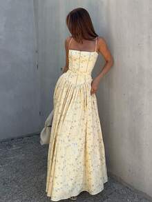 New Summer Collection: White Floral Print Dress With Straps, French Country Style, Fitted Cut, Elegant And Sensual European Fashion For Women - 黃色 - 查看 2
