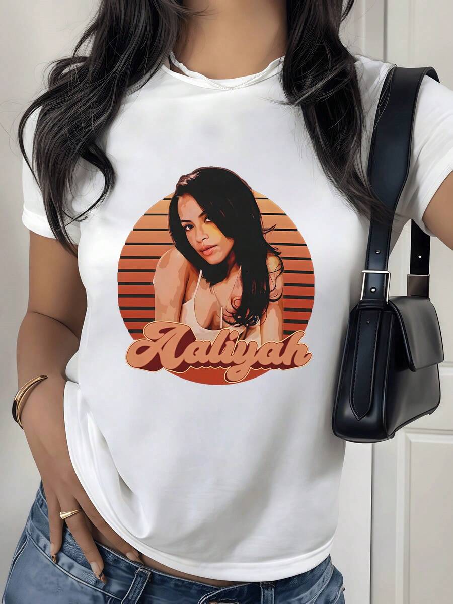 Woman Portrayed In Retro Artistic Style Against A Background Of Orange Lines That Evoke The Sunset And Convey Strength, Serenity And Nostalgia. Women's Casual Modern Comfortable T-Shirt For Everyday Wear - 白色 - 查看 1