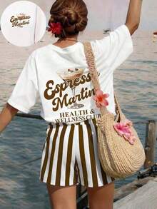Local Store, A Women's Short-Sleeve Tee With A Retro American Style, Relaxed Fit, And Printed Design (Pants Are For Styling Suggestions Only). This Simple Yet Stylish Piece Features A Tropical-Themed Printed Letter Pattern, Making It A Must-Have For Creating A Laid-Back Holiday Look, Perfect For Occasions Like Labor Day And Mexican Independence Day. - 白色 - 查看 1