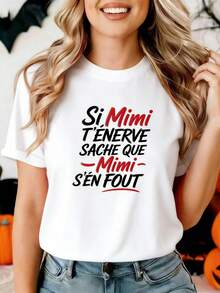 Camiseta moderna y minimalista para mujer, con una tipografía informal escrita a mano en rojo y negro contrastantes, estampada con calumbres franceses, que transmite directamente una actitud libre y sin pretensiones que no le importa la opinión de los demás. Camiseta blanca de manga corta estampada, estilo casual, diseño moderno, versátil para el uso diario, tela, estilo casual y moderno para el día a día. - Blanco - Ver 1