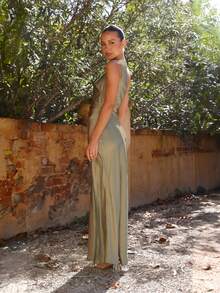 Vestido de satén elegante con hombro descubierto corte ajustado estilo glamour - Verde - Ver 6