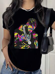 Retrato artístico formado por trazos de colores neón que representan la energía creativa y la fuerza interior femenina con contraste vibrante camiseta de mujer casual moderna ideal para uso diario - Negro - Ver 8
