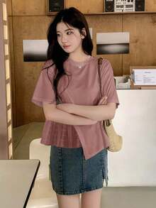 Camiseta casual de mujer para el verano con cuello redondo, manga corta, ajuste holgado y dobladillo con volantes y un solo unicolor - Rosa - Ver 3