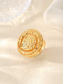 Luxury & Retro - Large Ring Face Women's Gold Ring - Alternative To Gold Ring - Yellow Gold - View 3